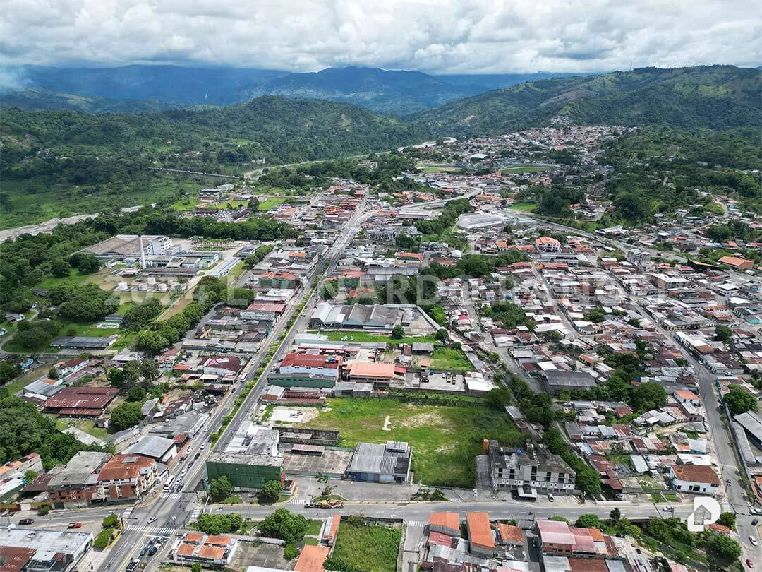 Land in Avenida Bolívar, Presidente Betancourt – 3