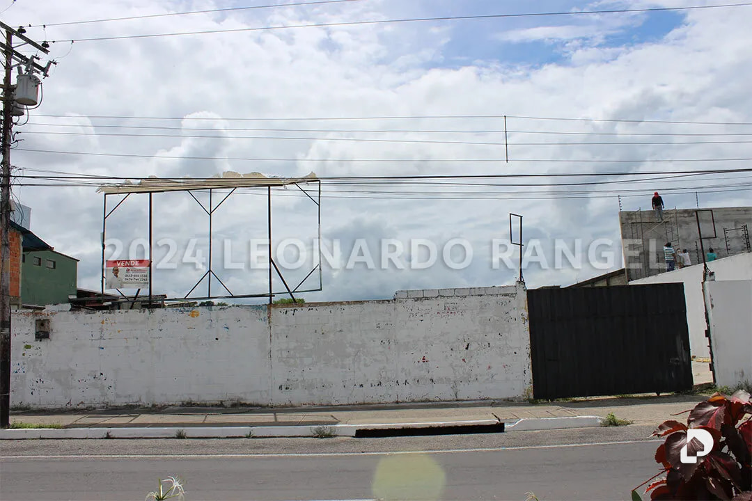 Land in Avenida Bolívar, Presidente Betancourt – 2