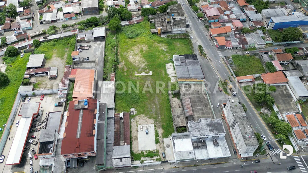 Land in Avenida Bolívar, Presidente Betancourt – 1