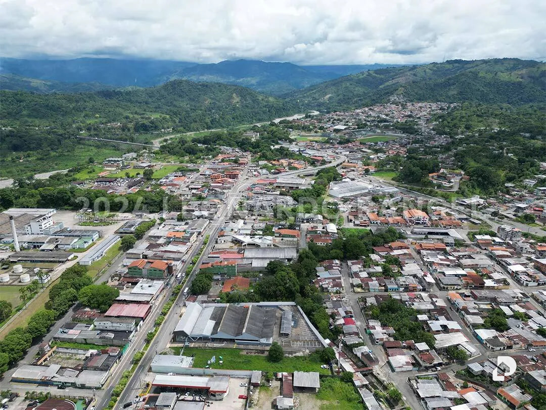 Land in Avenida Bolívar, Presidente Betancourt – 8