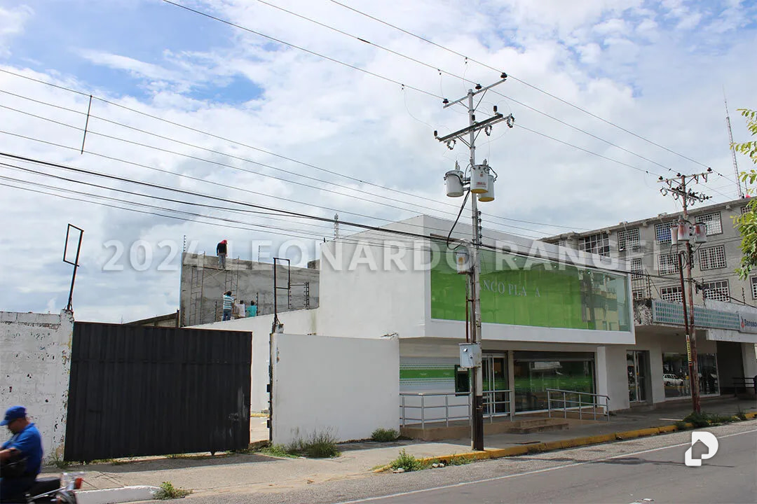 Land in Avenida Bolívar, Presidente Betancourt – 4