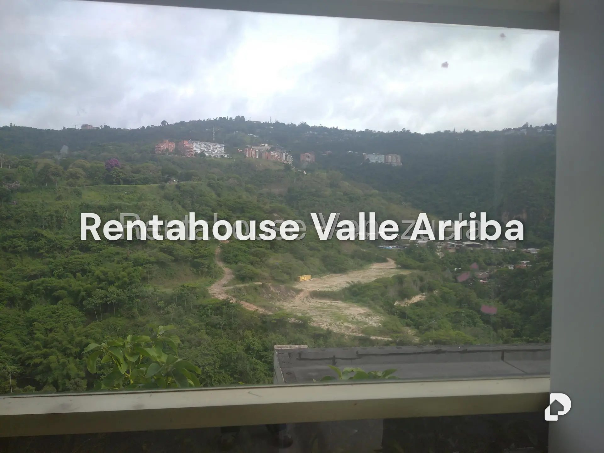 Local comercial en Macaracuay, Caracas – 17