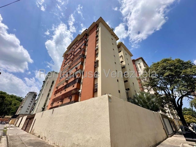 Apartamento en Urbanización Calicanto, Maracay - 1