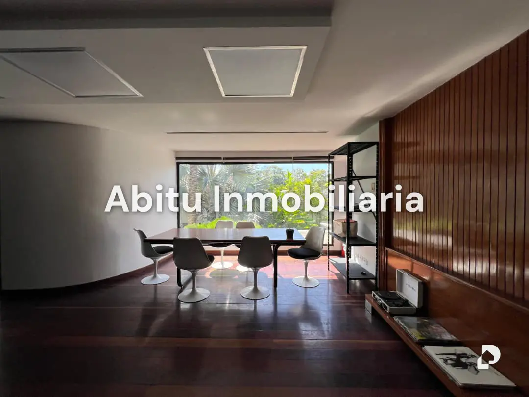 Casa en Altamira, Caracas – 17