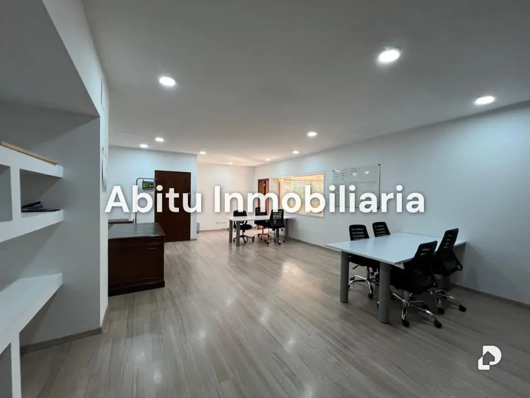Casa en Altamira, Caracas – 11
