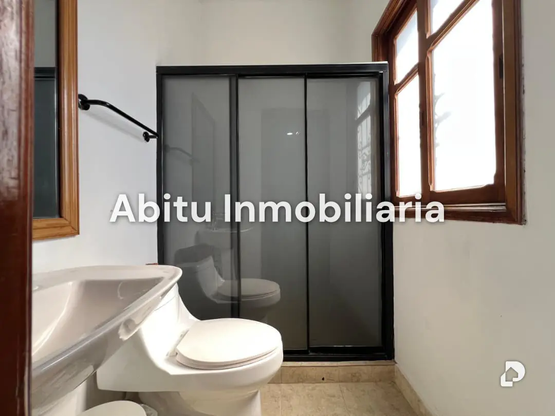 Casa en Altamira, Caracas – 21