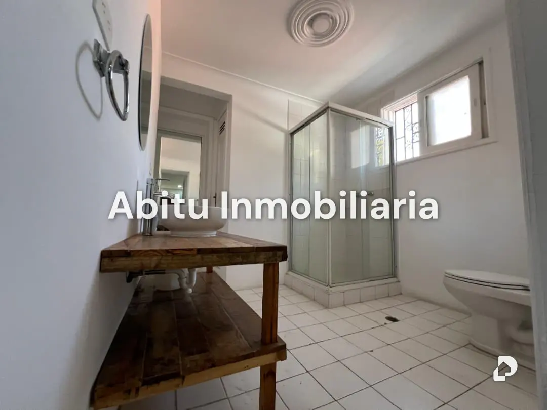Casa en Altamira, Caracas – 22