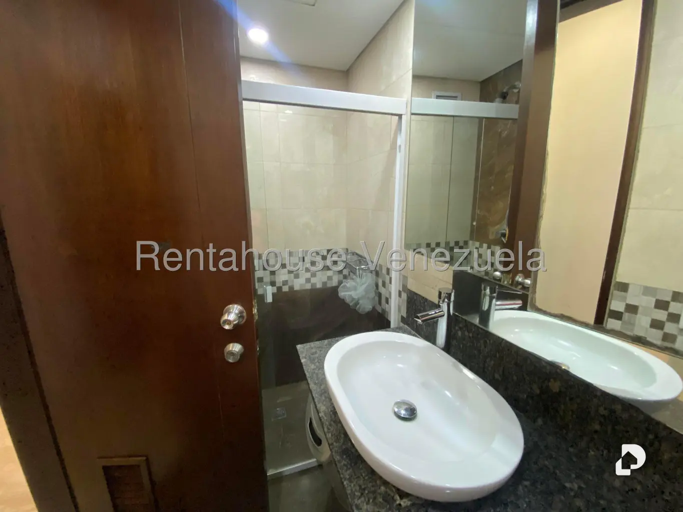 Apartamento en Las Mesetas de Santa Rosa de Lima, Caracas – 11