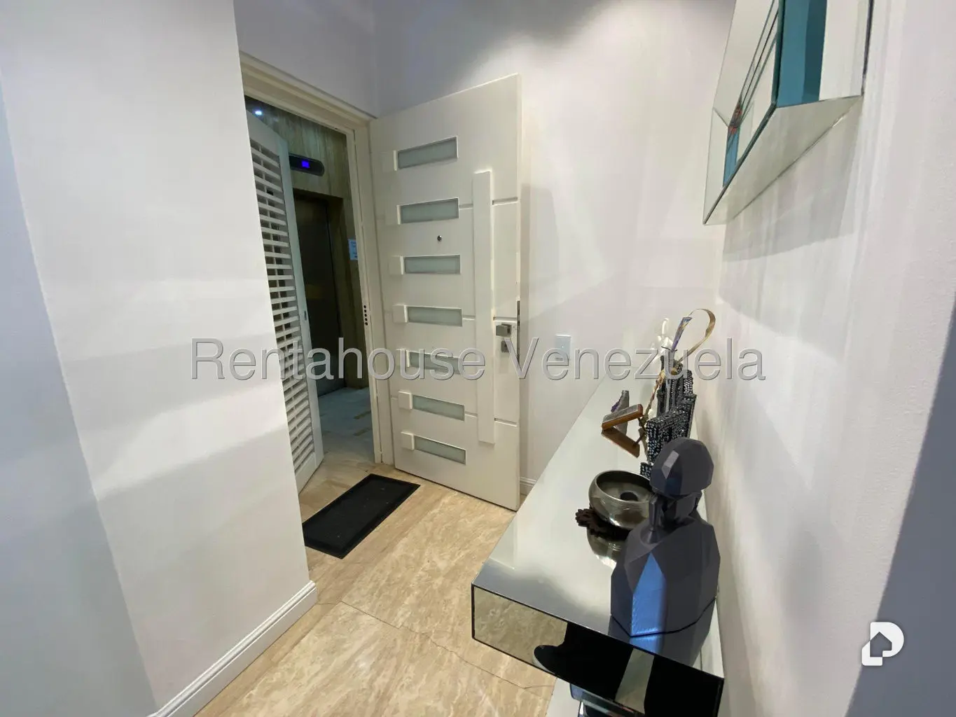 Apartamento en Las Mesetas de Santa Rosa de Lima, Caracas – 3