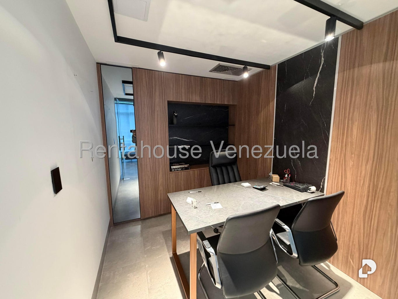 Local comercial en Las Mercedes, Caracas – 14