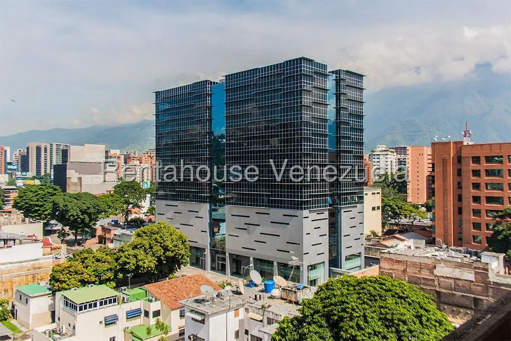 Local comercial en Las Mercedes, Caracas - 1