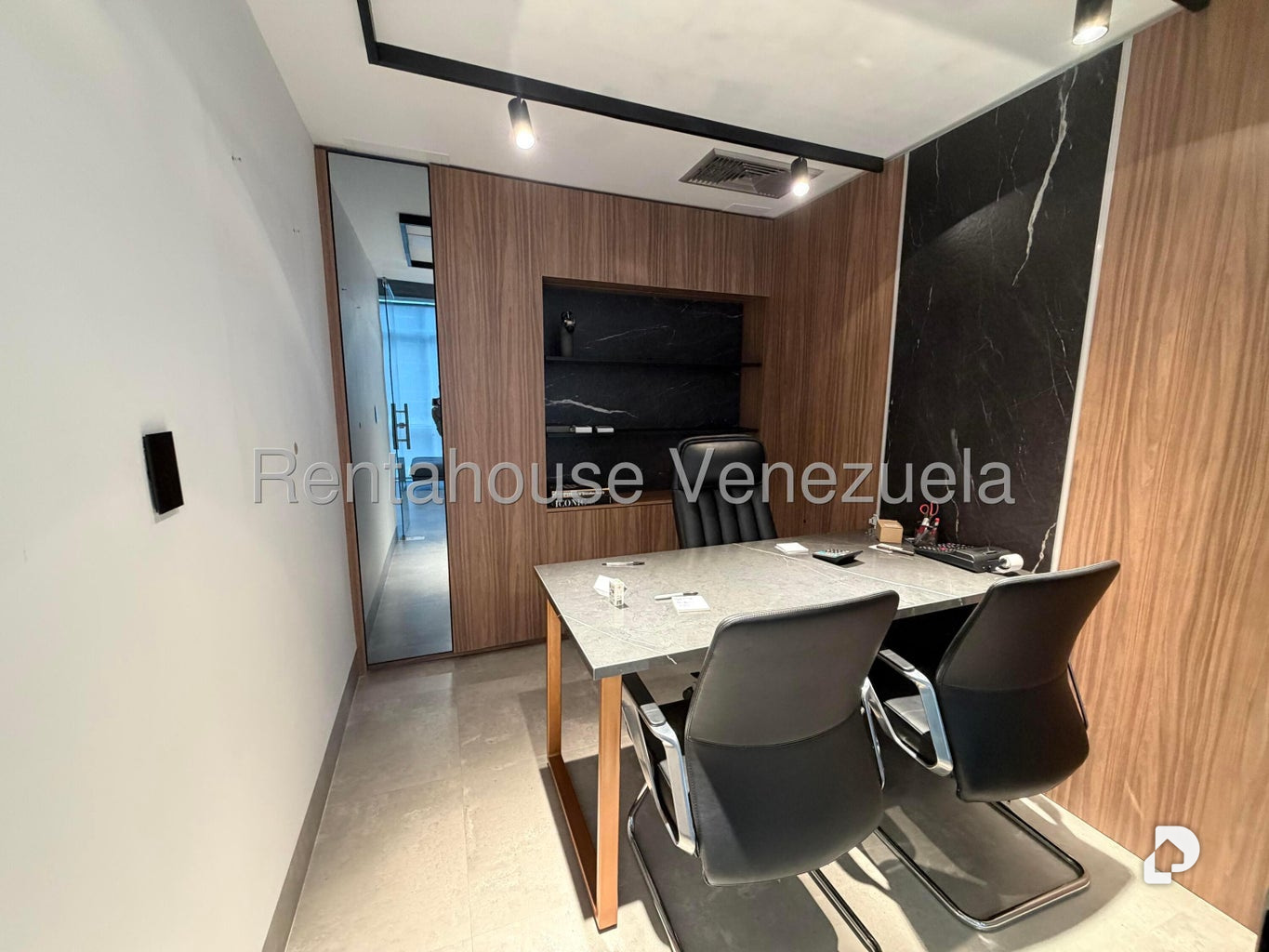 Local comercial en Las Mercedes, Caracas – 13