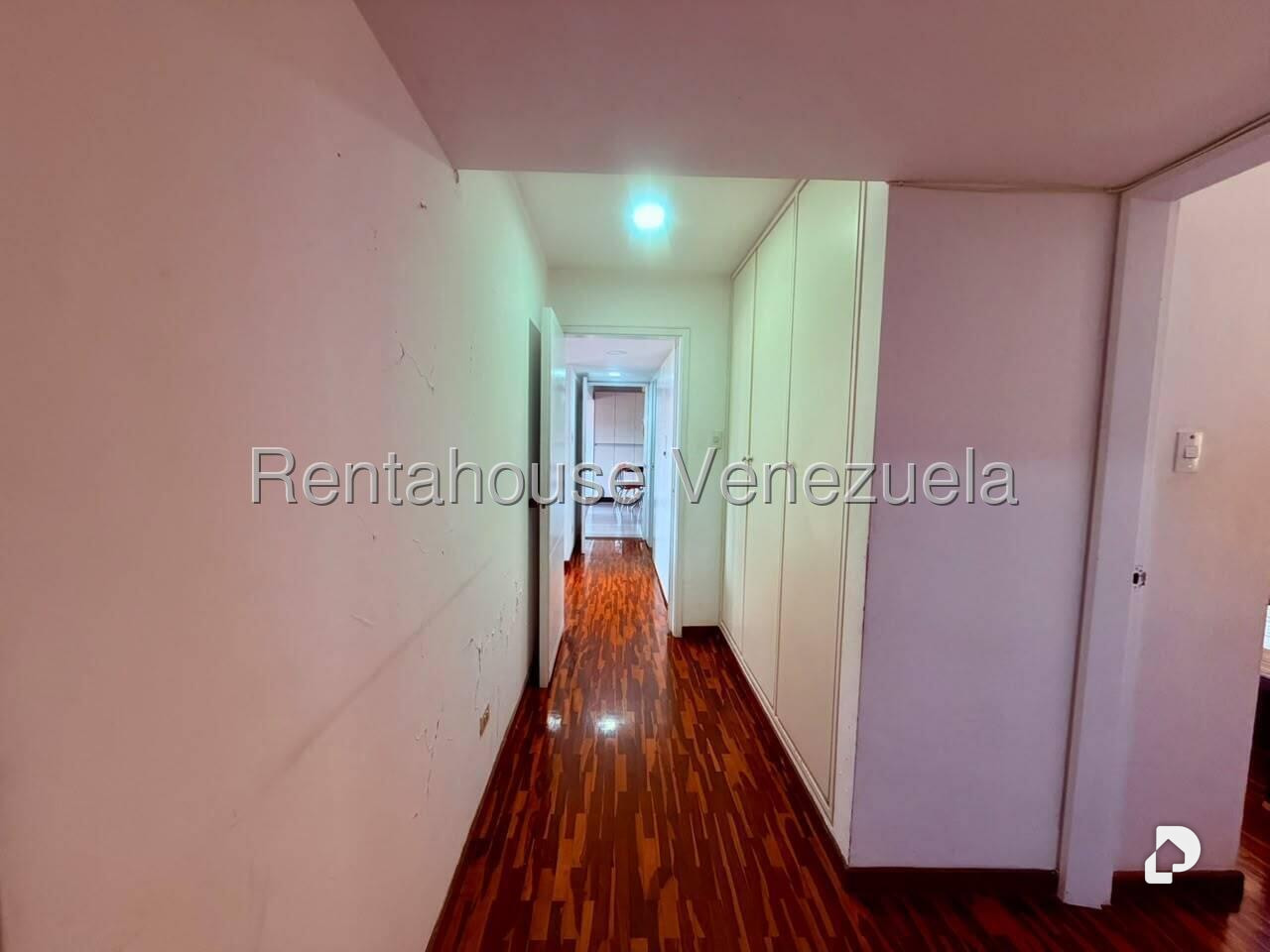 Apartment in Los Dos Caminos, Caracas – 13