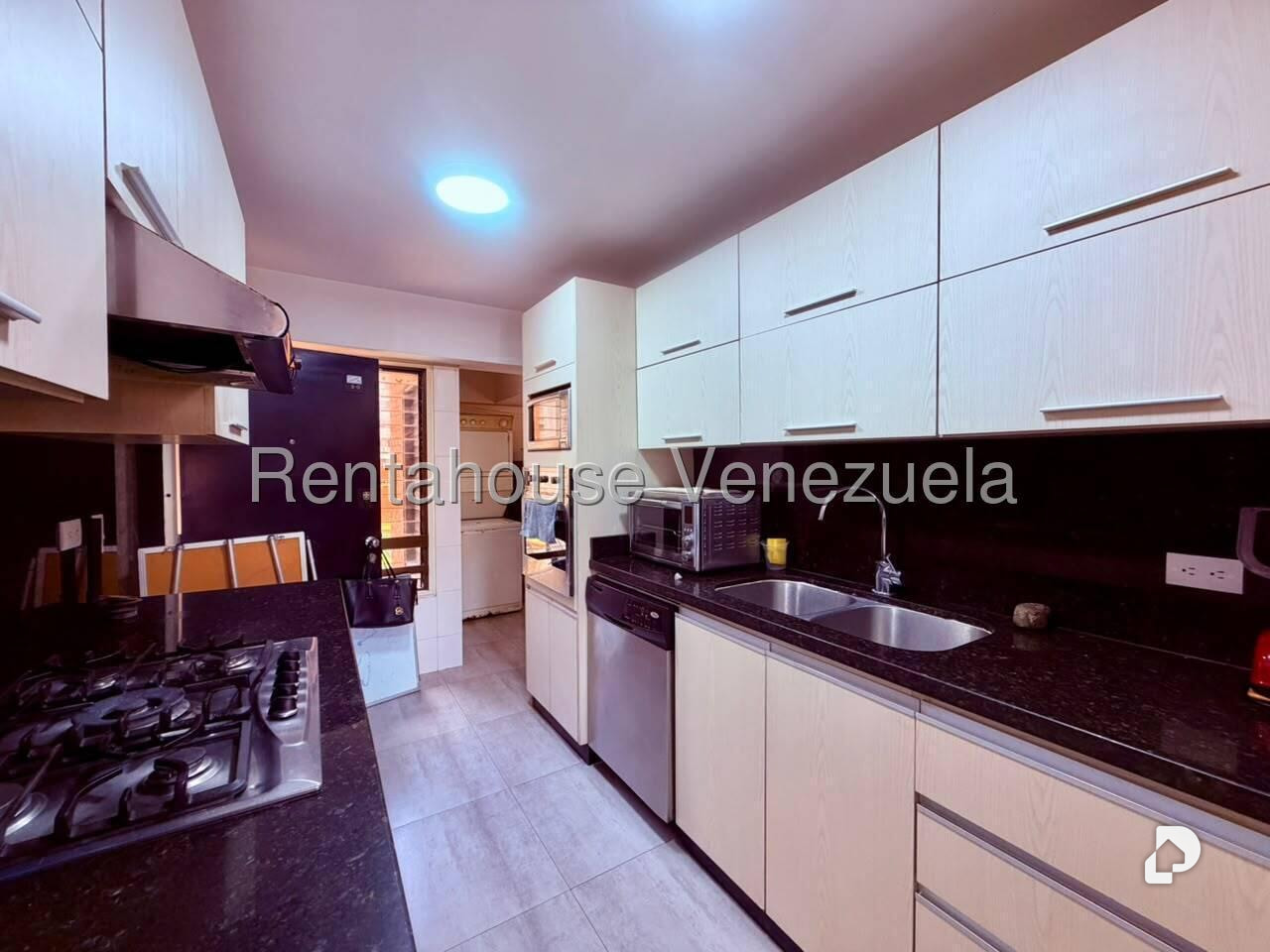 Apartment in Los Dos Caminos, Caracas – 8