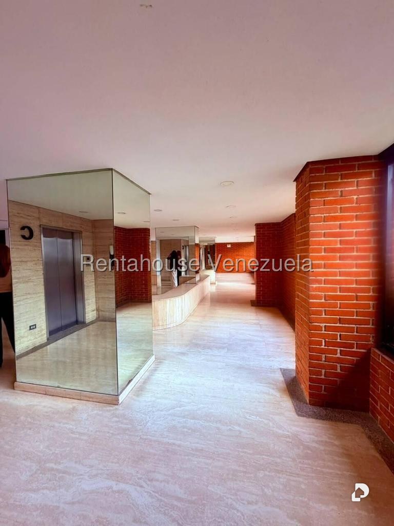 Apartment in Los Dos Caminos, Caracas – 30