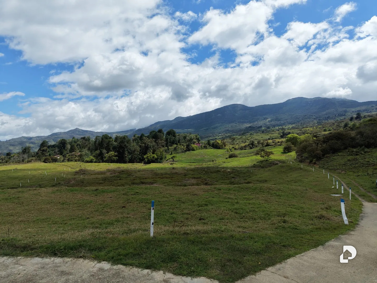 Farm in Los Cínaros a 3KM de las Cruces, Vía La Azulita – 3