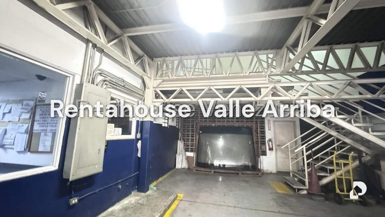 Local comercial en La Urbina, Caracas – 25