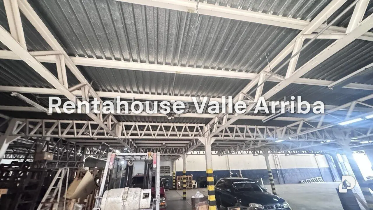 Local comercial en La Urbina, Caracas – 28