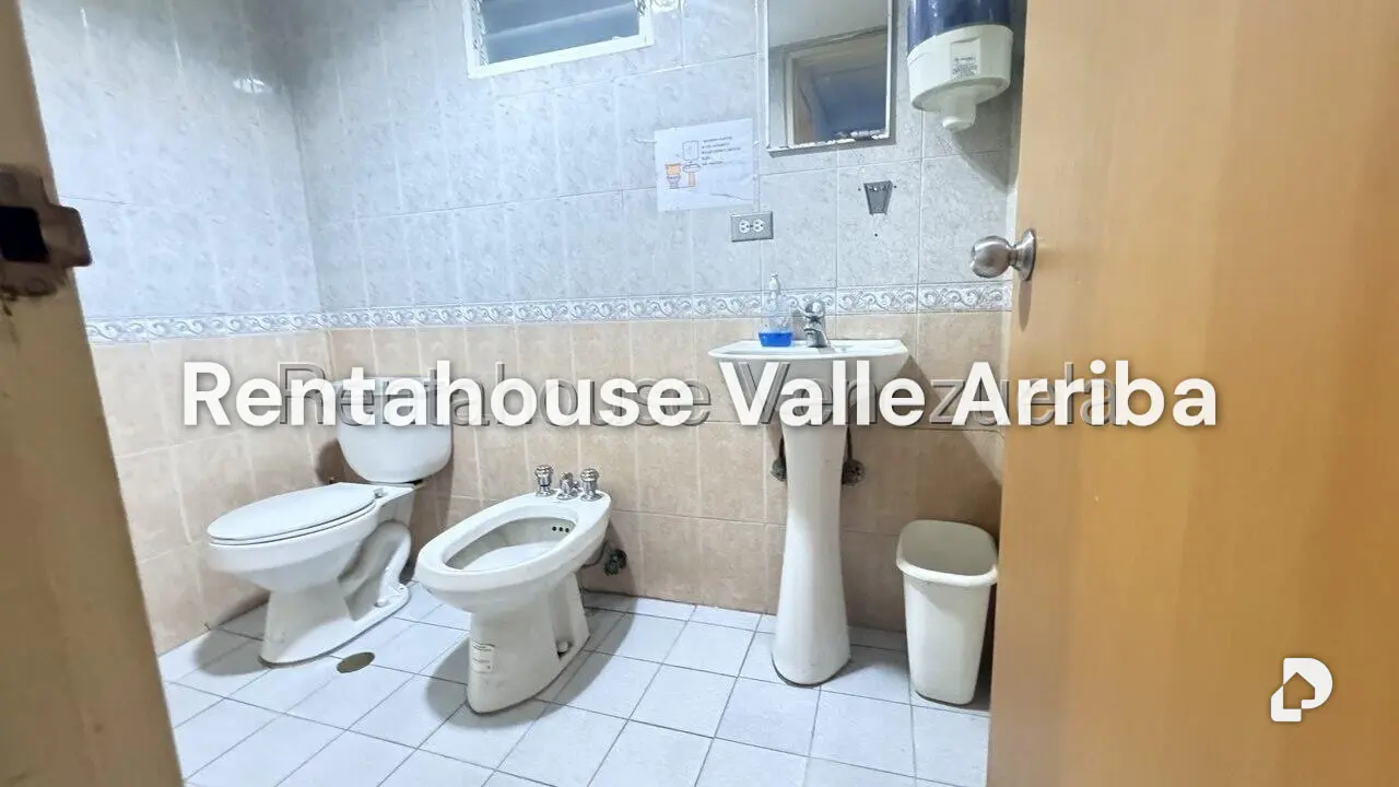 Local comercial en La Urbina, Caracas – 13