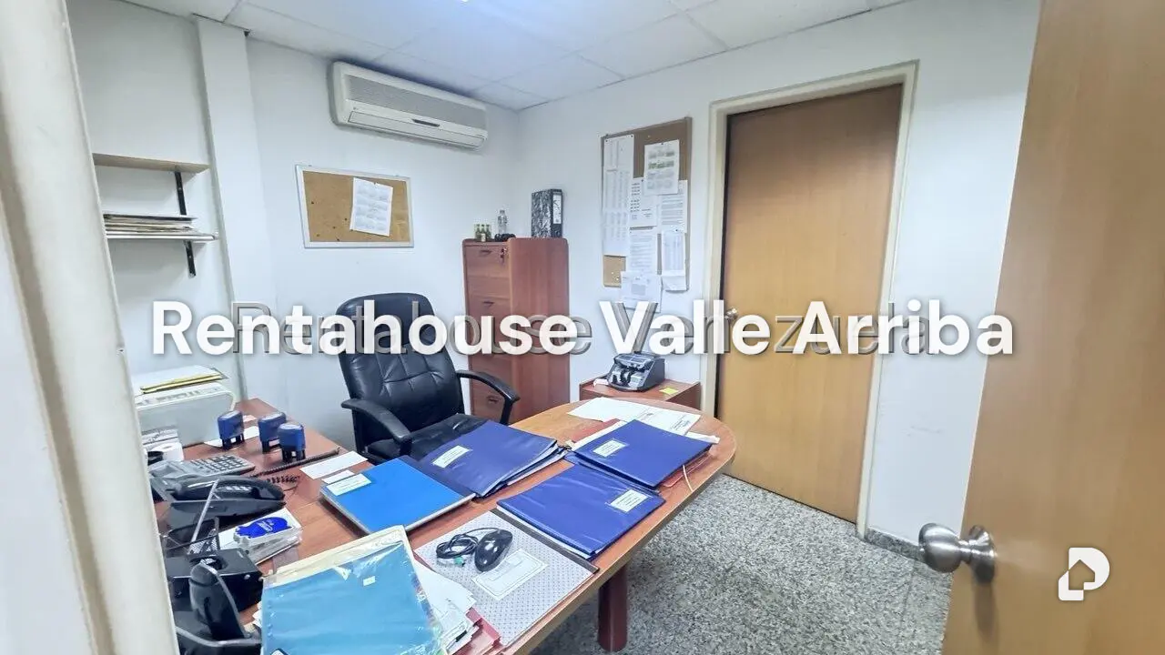Local comercial en La Urbina, Caracas – 18