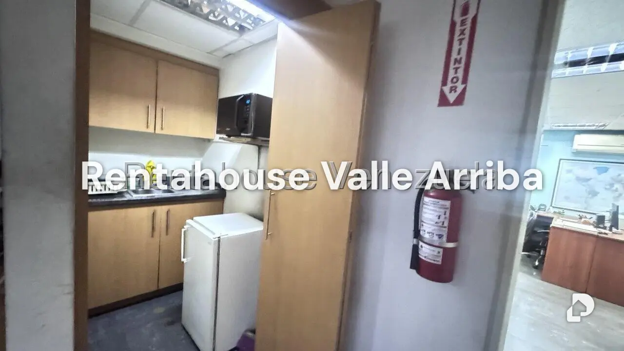 Local comercial en La Urbina, Caracas – 16