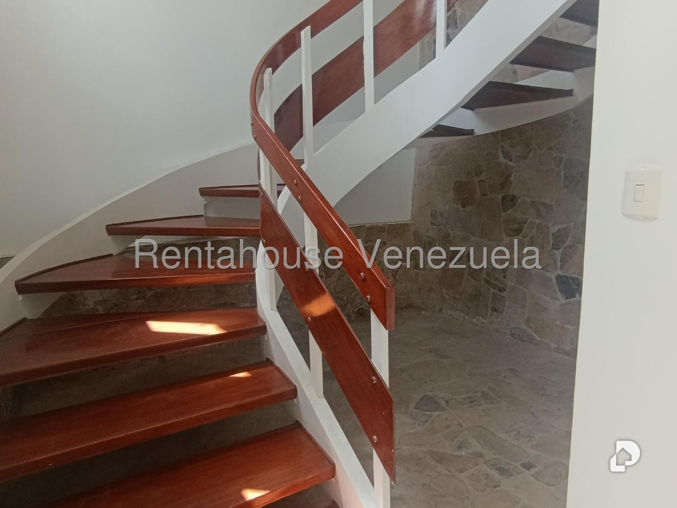 Casa en Prados del Este, Caracas – 36