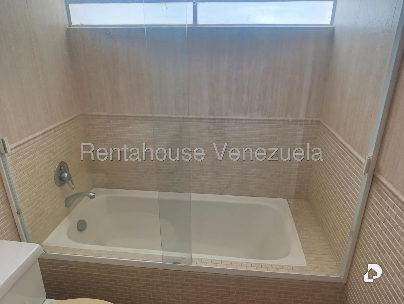 Casa en Prados del Este, Caracas – 23