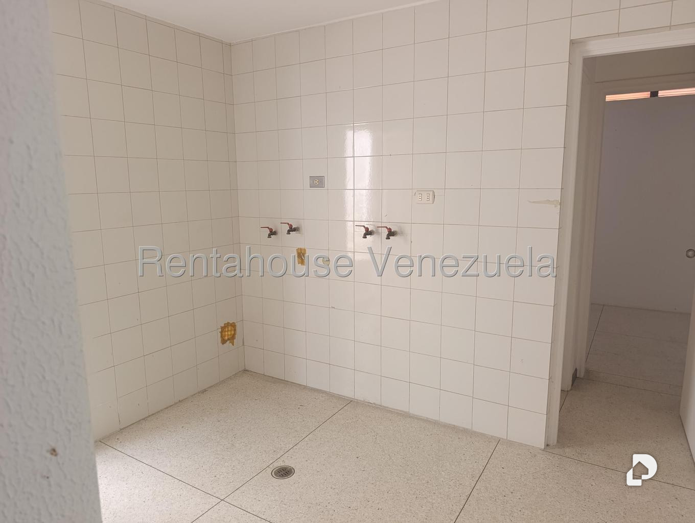 Casa en Prados del Este, Caracas – 19