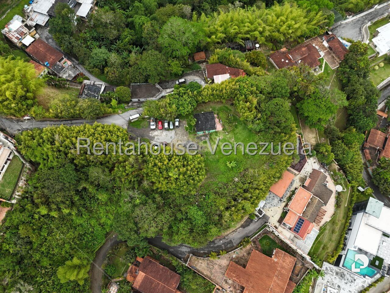 Terreno en Alto Hatillo, Caracas – 22
