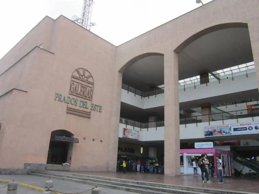 Commercial space in Prados del Este, Caracas - 1