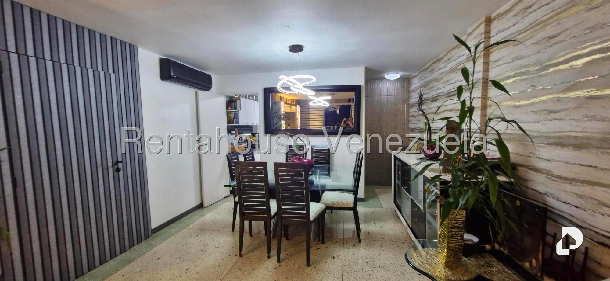 Apartamento en Los Palos Grandes, Caracas – 28