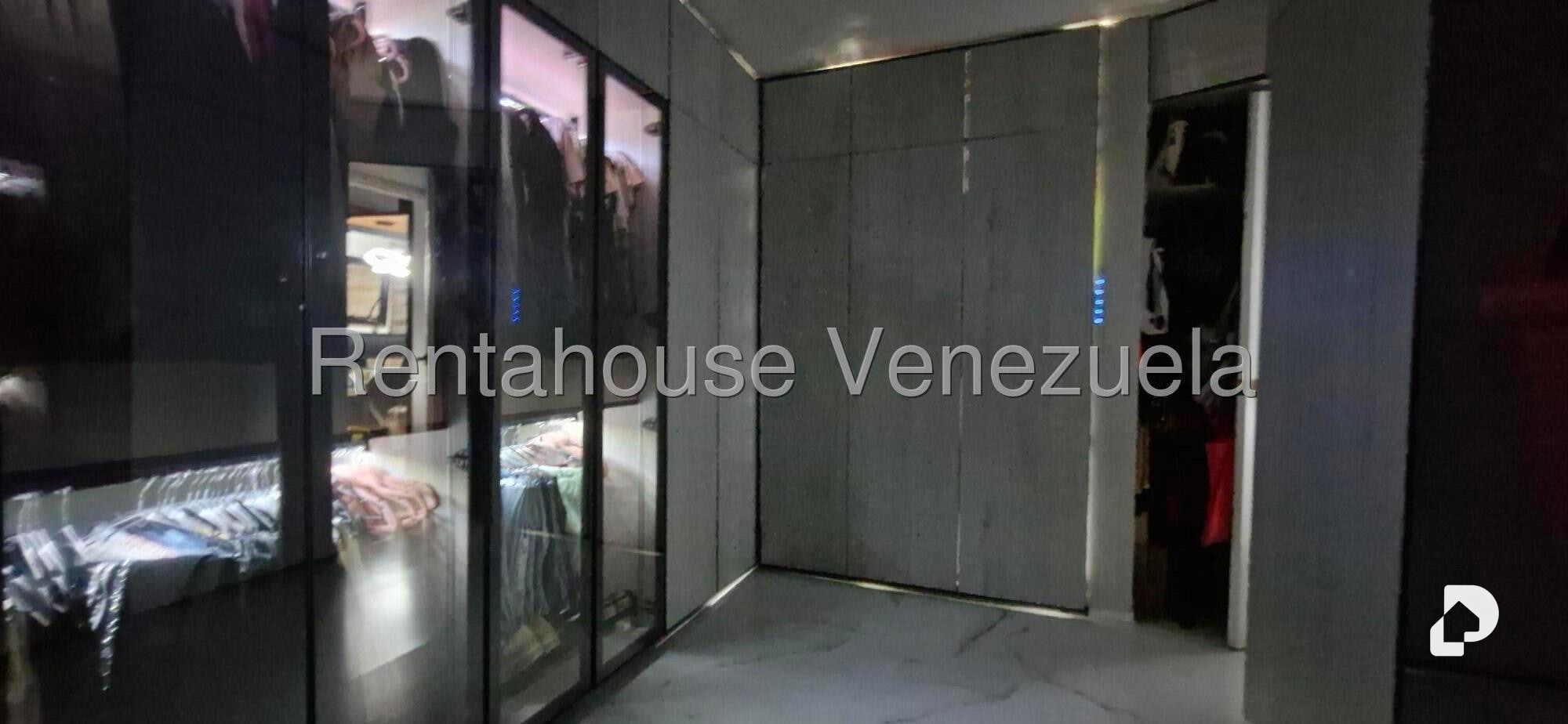 Apartamento en Los Palos Grandes, Caracas – 16