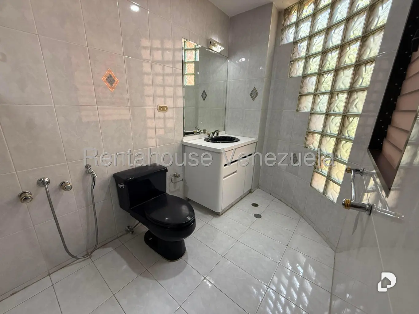 Apartamento en Lomas de Las Mercedes, Caracas – 30