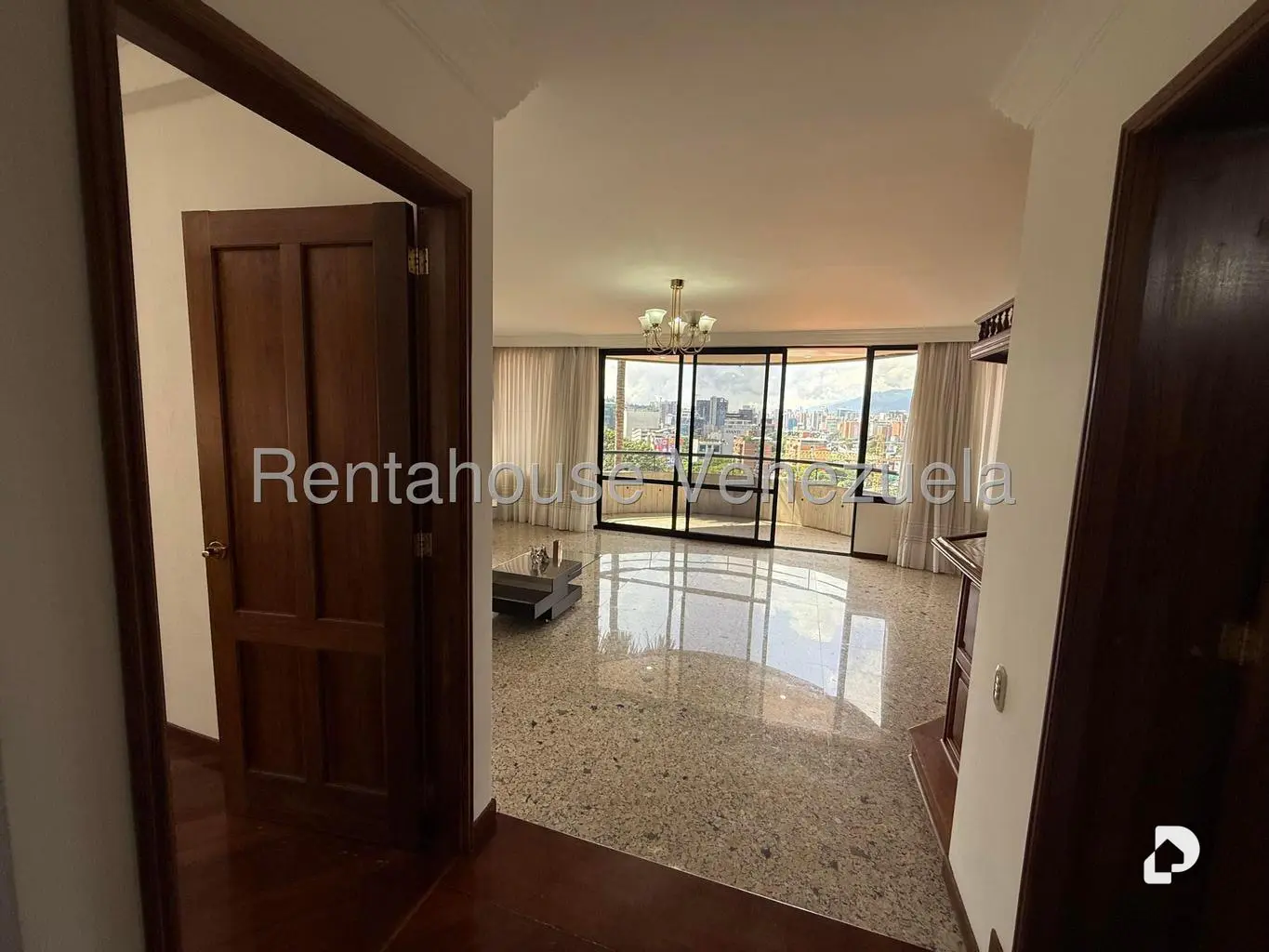 Apartamento en Lomas de Las Mercedes, Caracas – 15