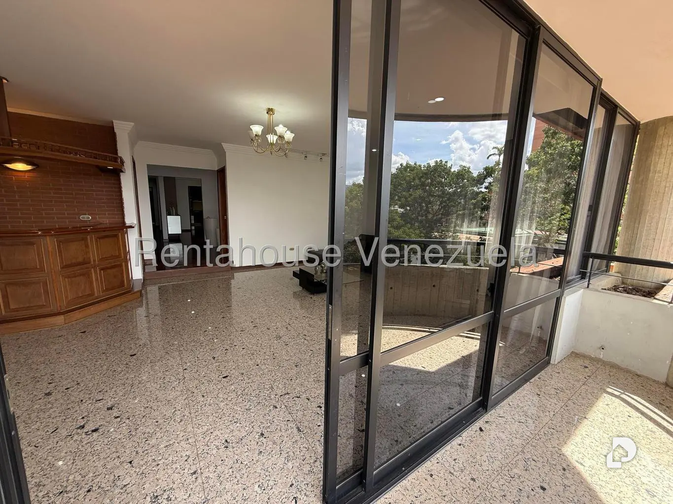 Apartamento en Lomas de Las Mercedes, Caracas – 11