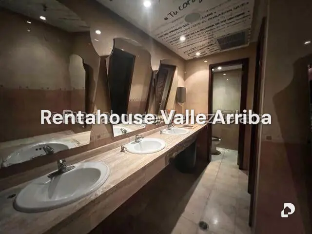 Local comercial en El Recreo, Caracas – 10