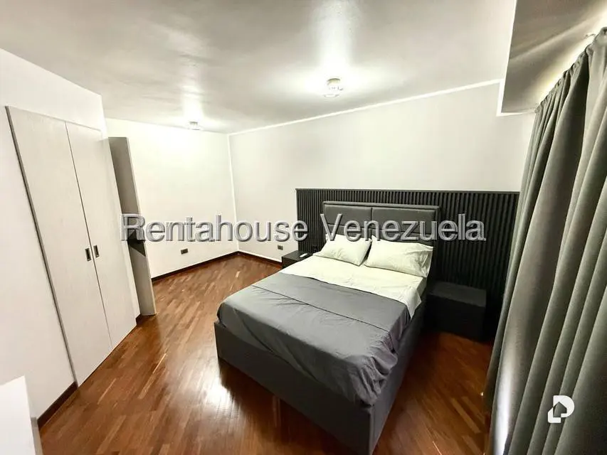 Apartamento en El Rosal, Caracas – 12