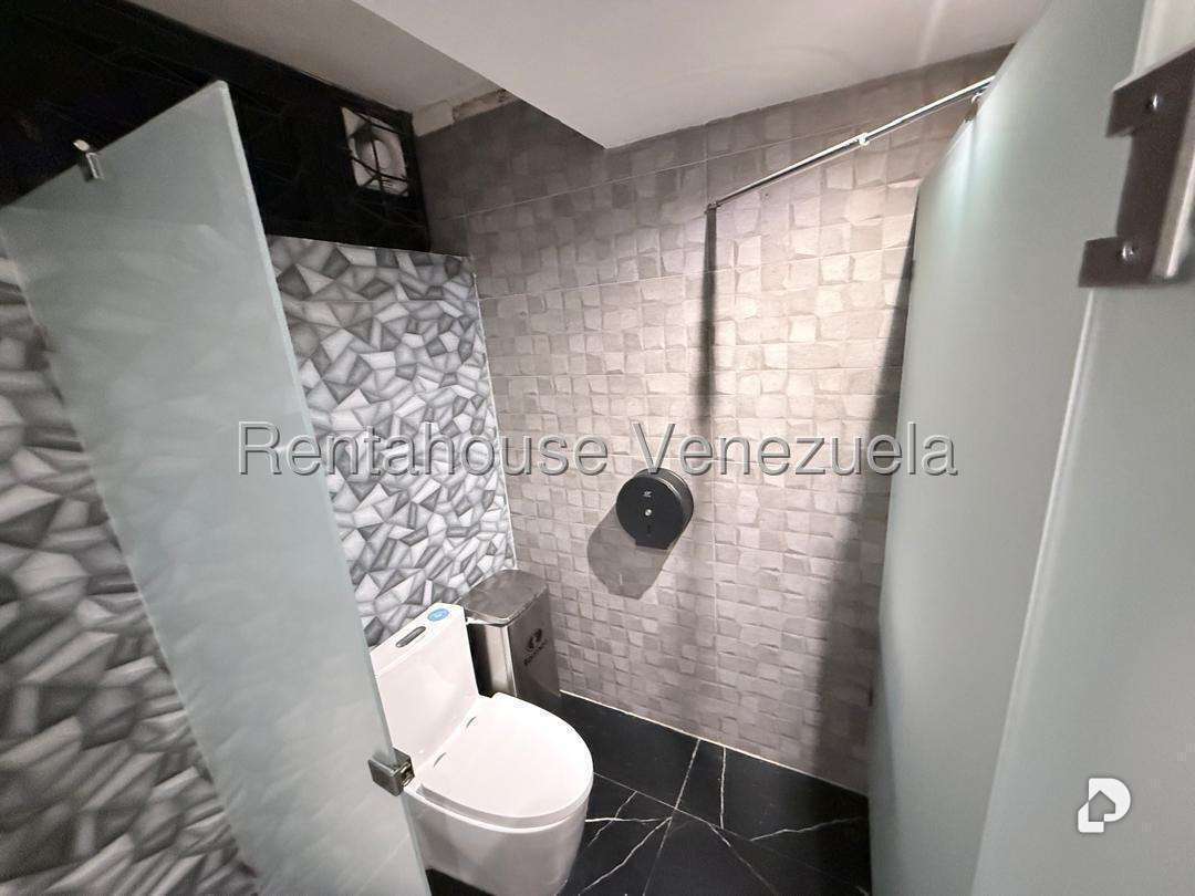 Local comercial en Santa Mónica, Caracas – 16