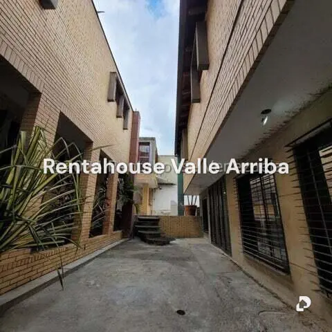 Casa en Cumbres de Curumo, Caracas – 24