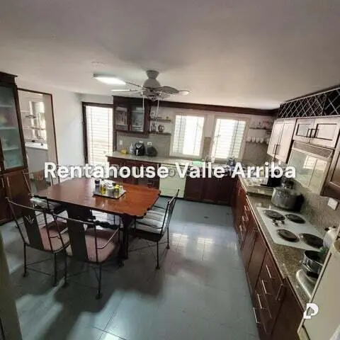 Casa en Cumbres de Curumo, Caracas – 11