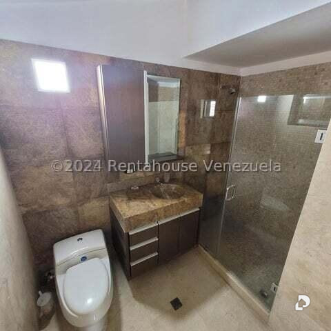 Casa en Cumbres de Curumo, Caracas – 17