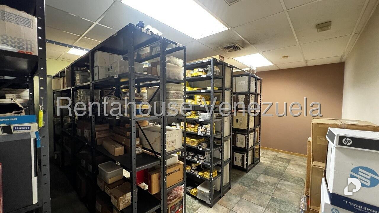 Oficina en Los Palos Grandes, Caracas – 21