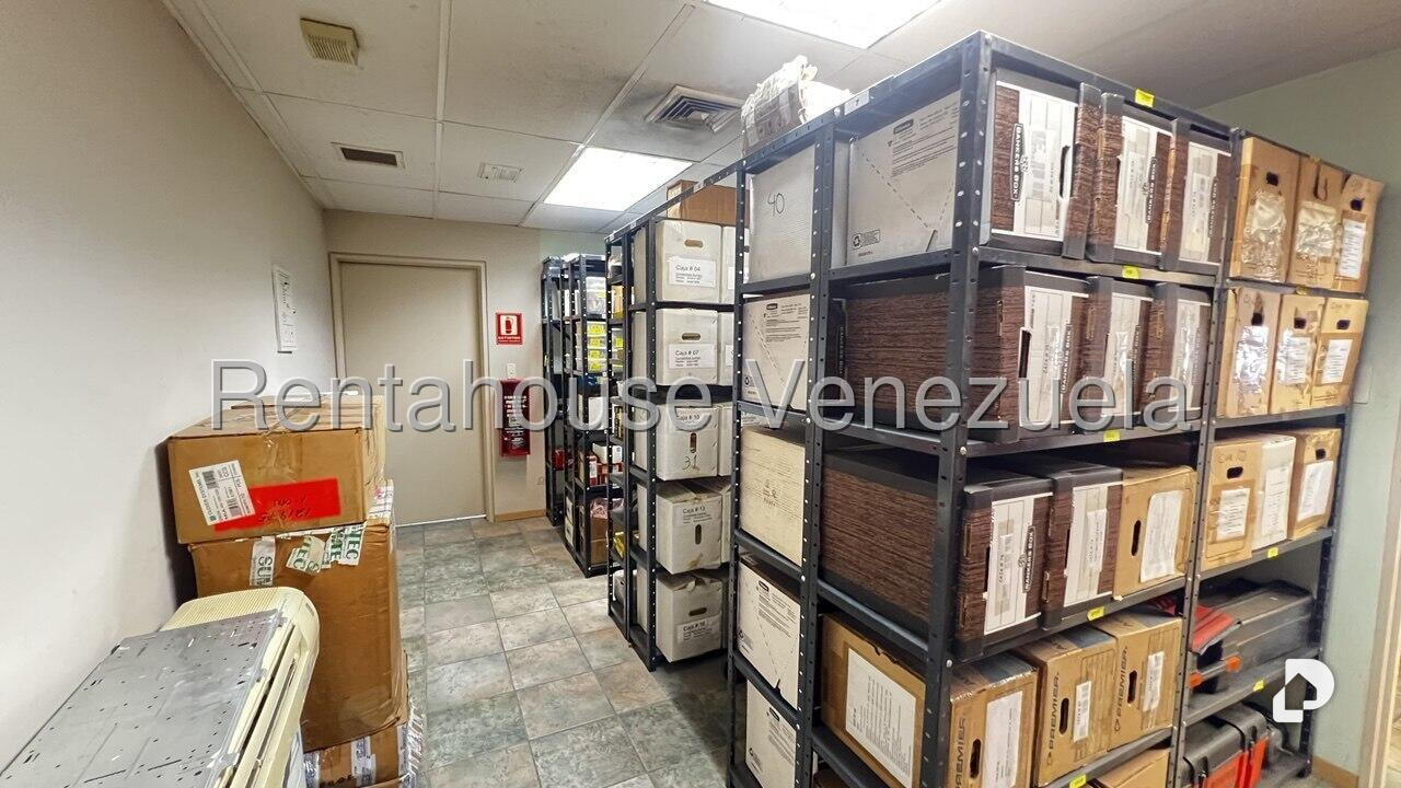 Oficina en Los Palos Grandes, Caracas – 20
