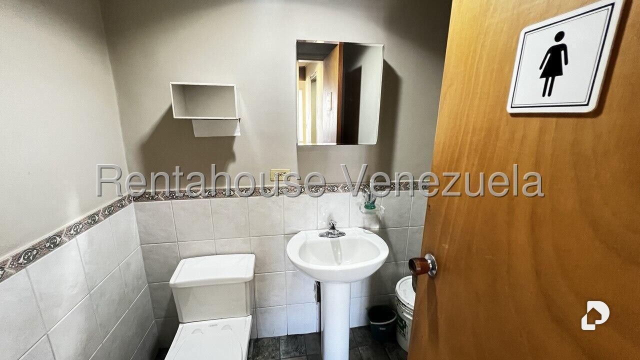 Oficina en Los Palos Grandes, Caracas – 15