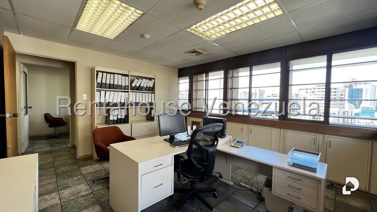 Oficina en Los Palos Grandes, Caracas – 10