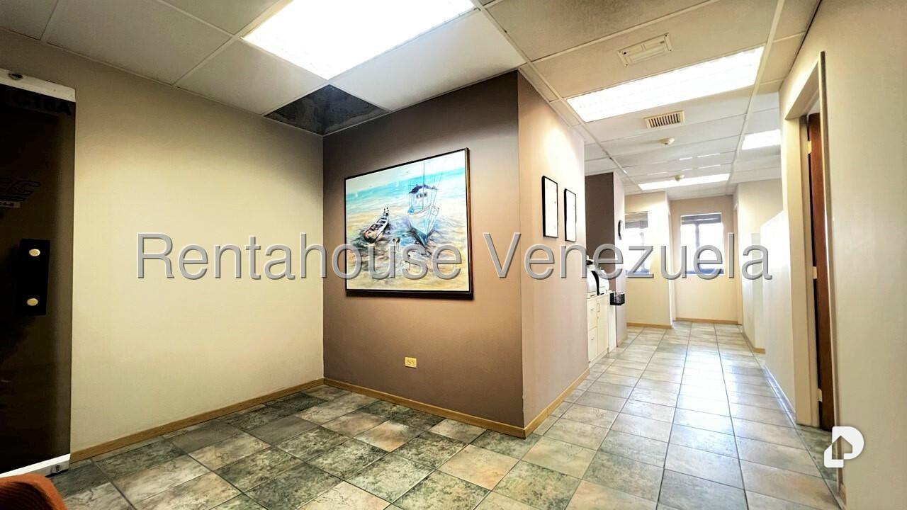 Oficina en Los Palos Grandes, Caracas – 3