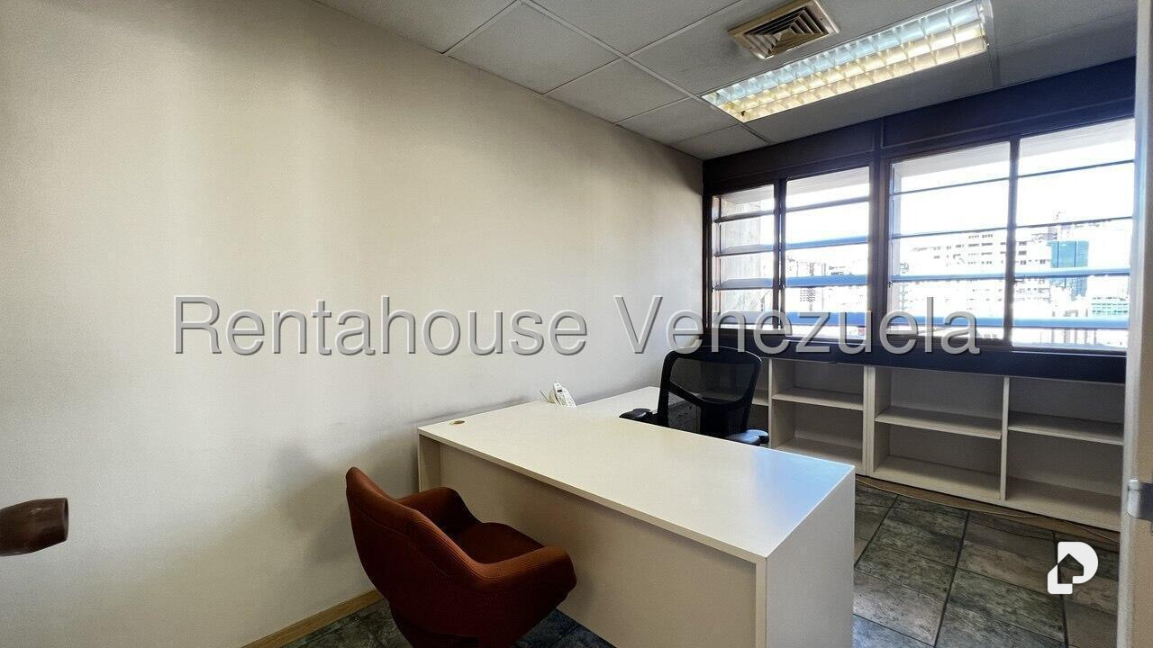 Oficina en Los Palos Grandes, Caracas – 6