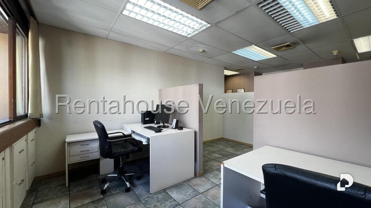 Oficina en Los Palos Grandes, Caracas – 23