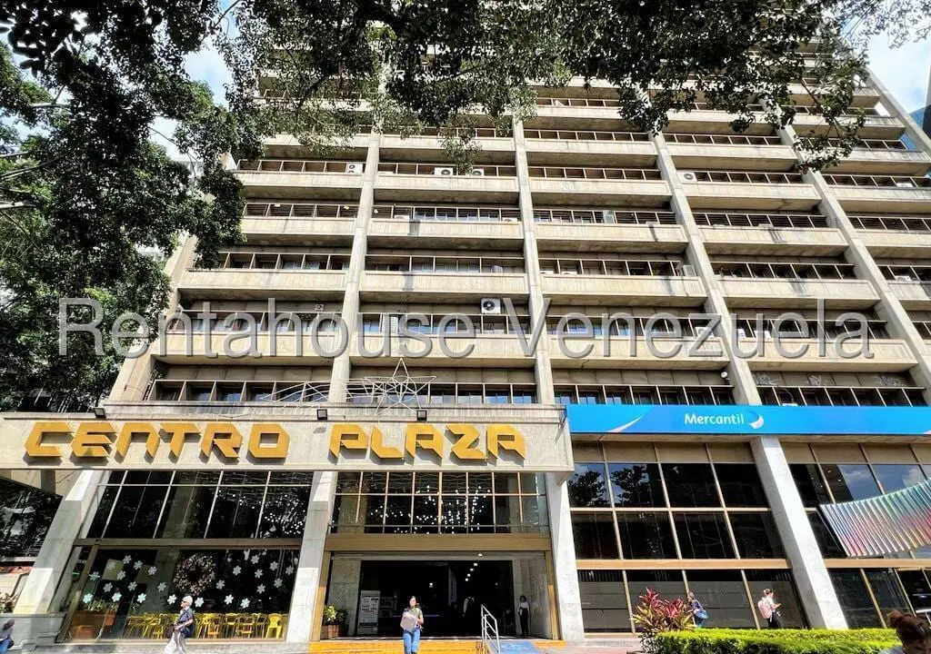 Oficina en Los Palos Grandes, Caracas - 1