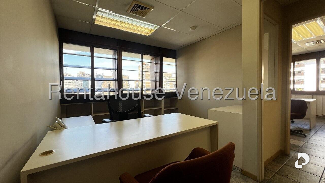 Oficina en Los Palos Grandes, Caracas – 7